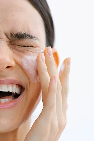 Мусс для умывания «Ромашка и AHA-кислоты»